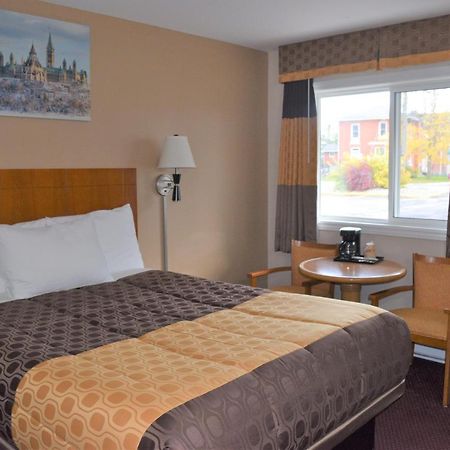 Knights Inn Arnprior Extérieur photo
