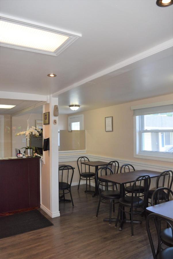 Knights Inn Arnprior Extérieur photo