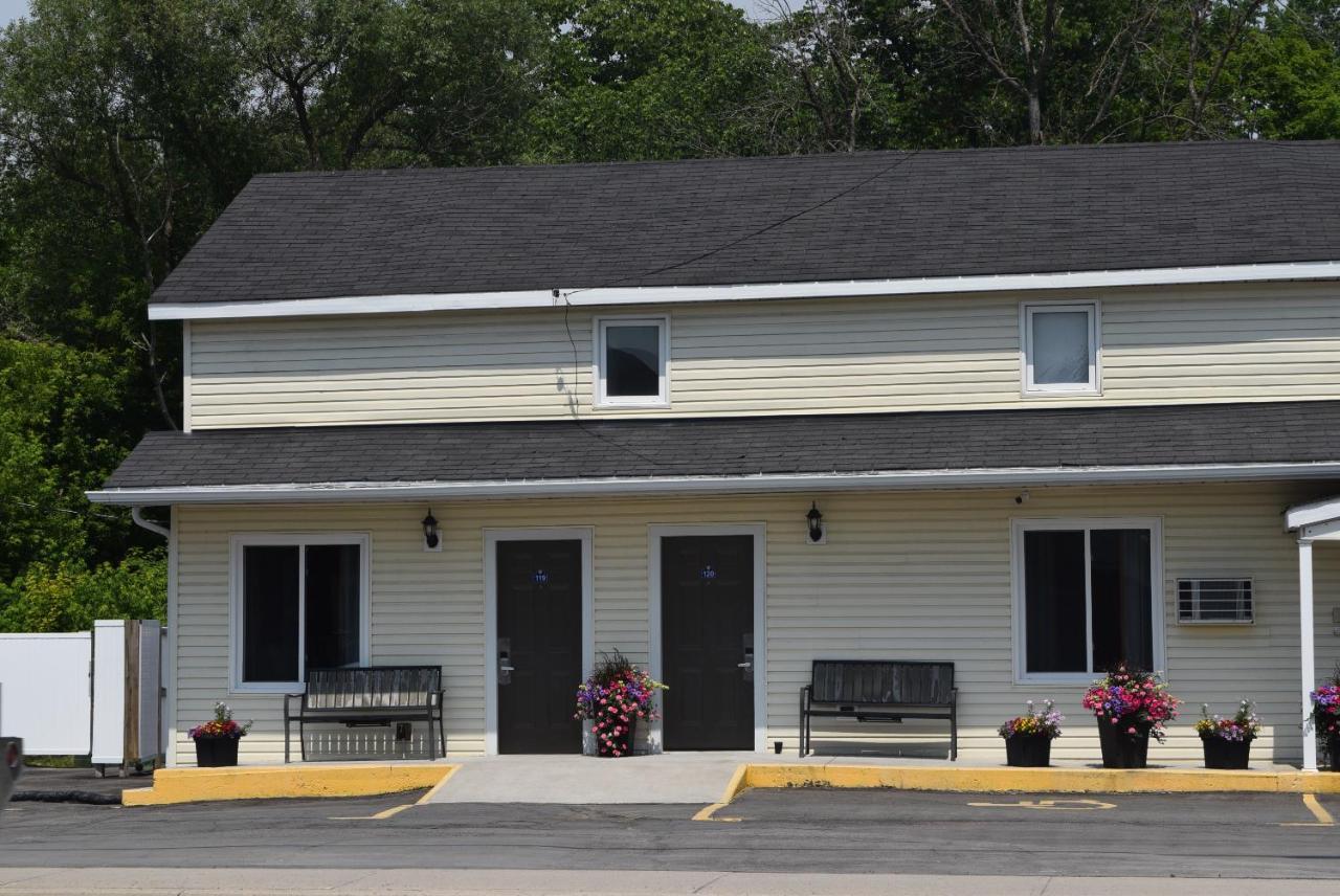 Knights Inn Arnprior Extérieur photo