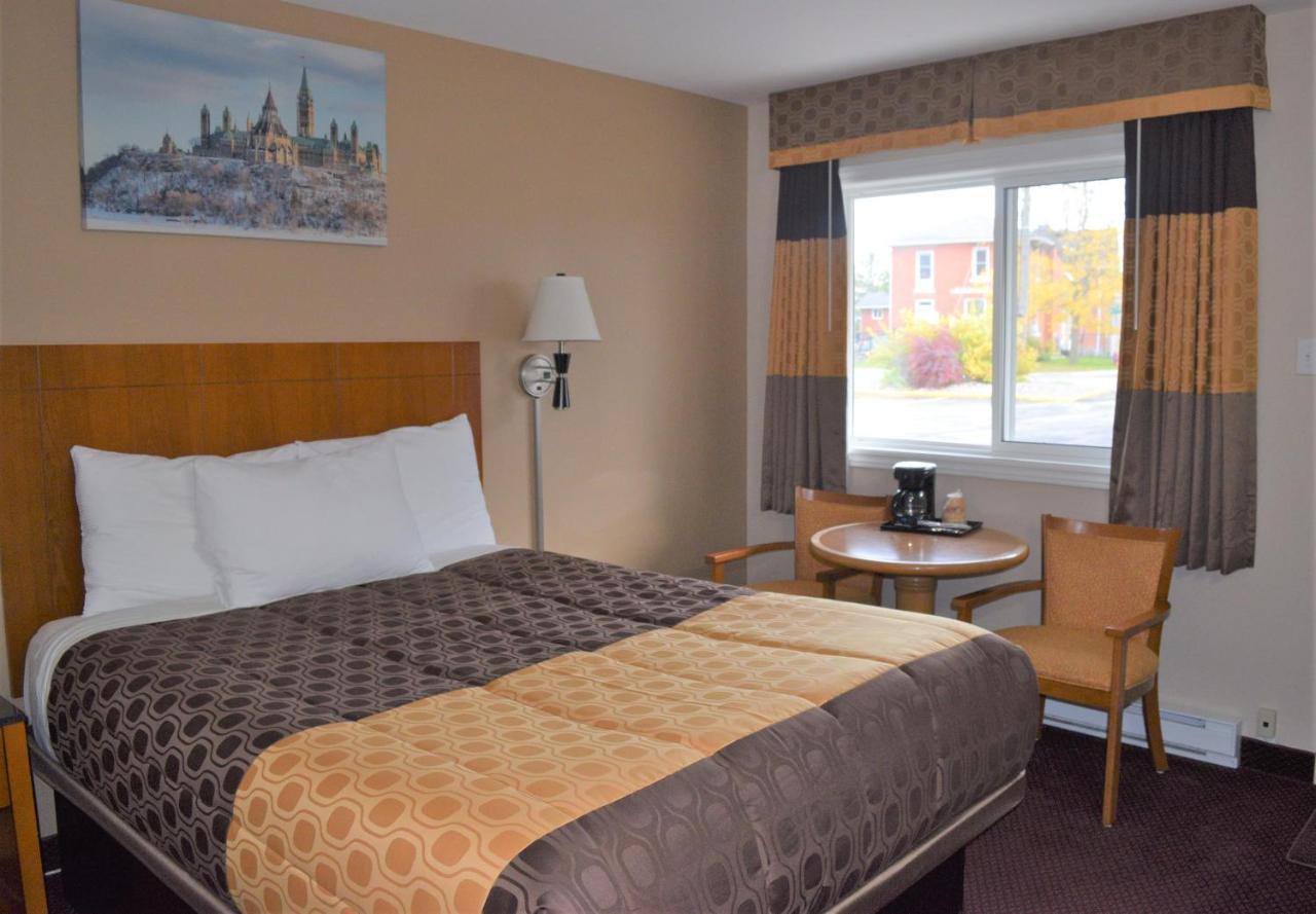 Knights Inn Arnprior Extérieur photo