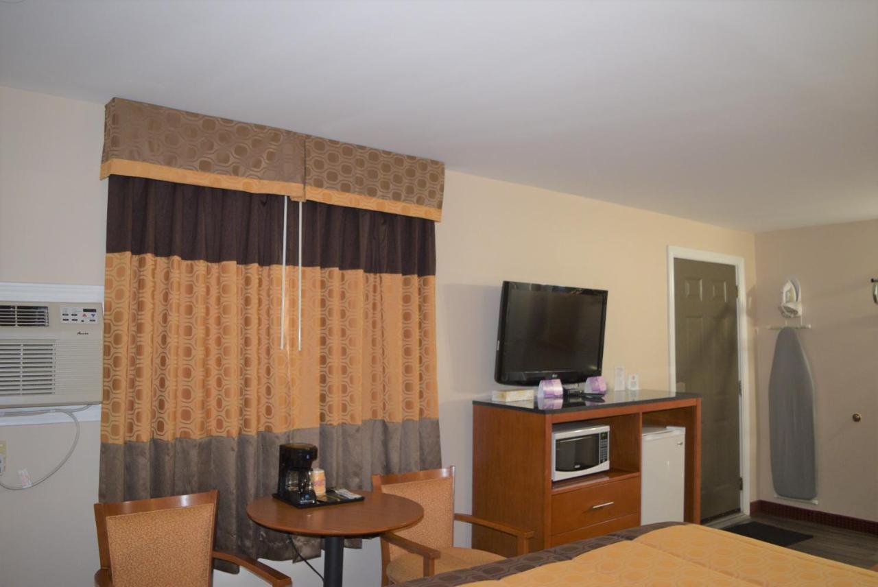 Knights Inn Arnprior Extérieur photo