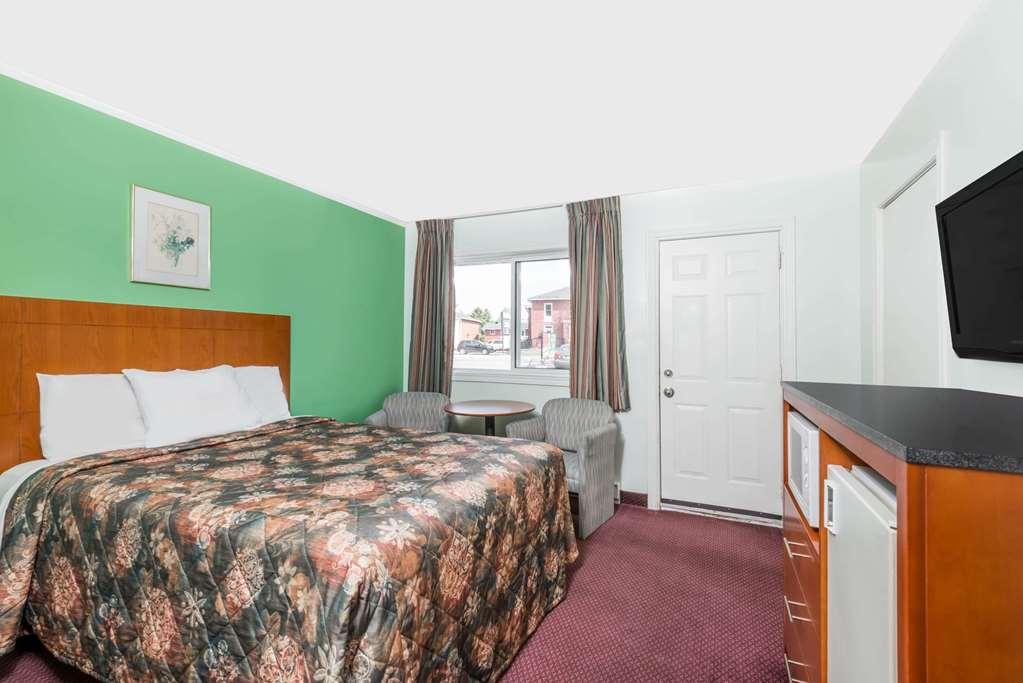 Knights Inn Arnprior Chambre photo